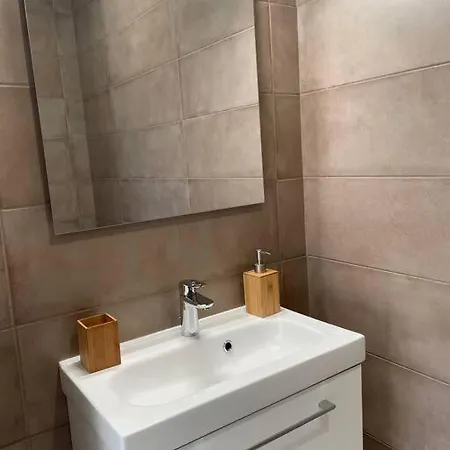 Maison Fleurs De Lys, Climatisee, Wifi Et Parking Privee Gratuit, Lave-linge, Giverny Feriehus Vernon (Eure)