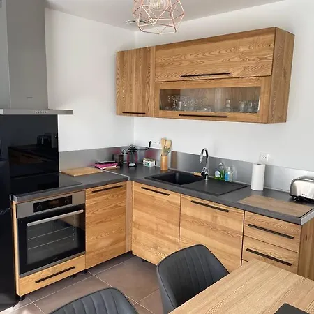 Maison Fleurs De Lys, Climatisee, Wifi Et Parking Privee Gratuit, Lave-linge, Giverny Ferienhaus