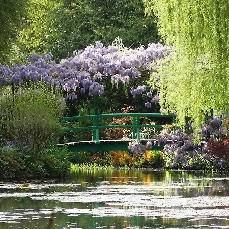 別荘 Maison Fleurs De Lys, Climatisee, Wifi Et Parking Privee Gratuit, Lave-linge, Giverny *