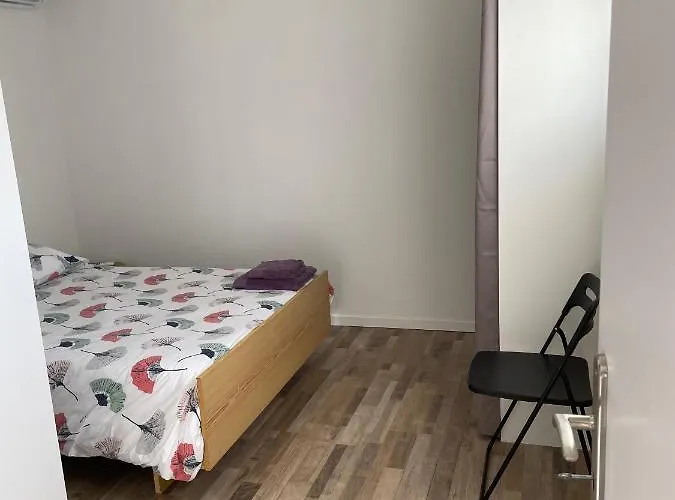 Maison Fleurs De Lys, Climatisee, Wifi Et Parking Privee Gratuit, Lave-linge, Giverny *