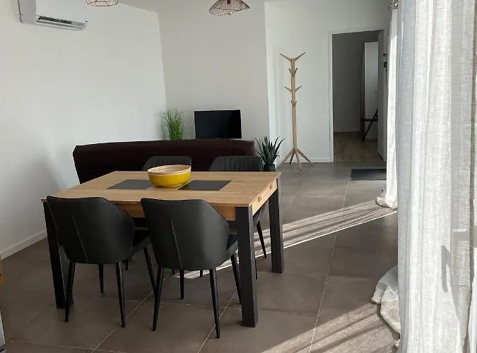 Σπίτι διακοπών Maison Fleurs De Lys, Climatisee, Wifi Et Parking Privee Gratuit, Lave-linge, Giverny Vernon (Eure)